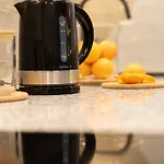 Swidnicka Grey شقة *